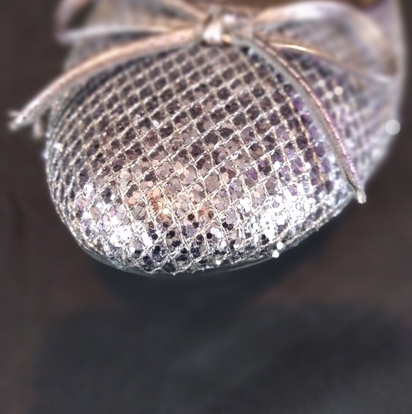 Steve Madden Pewter Bow Sequins Flat - Picture 2 of 8